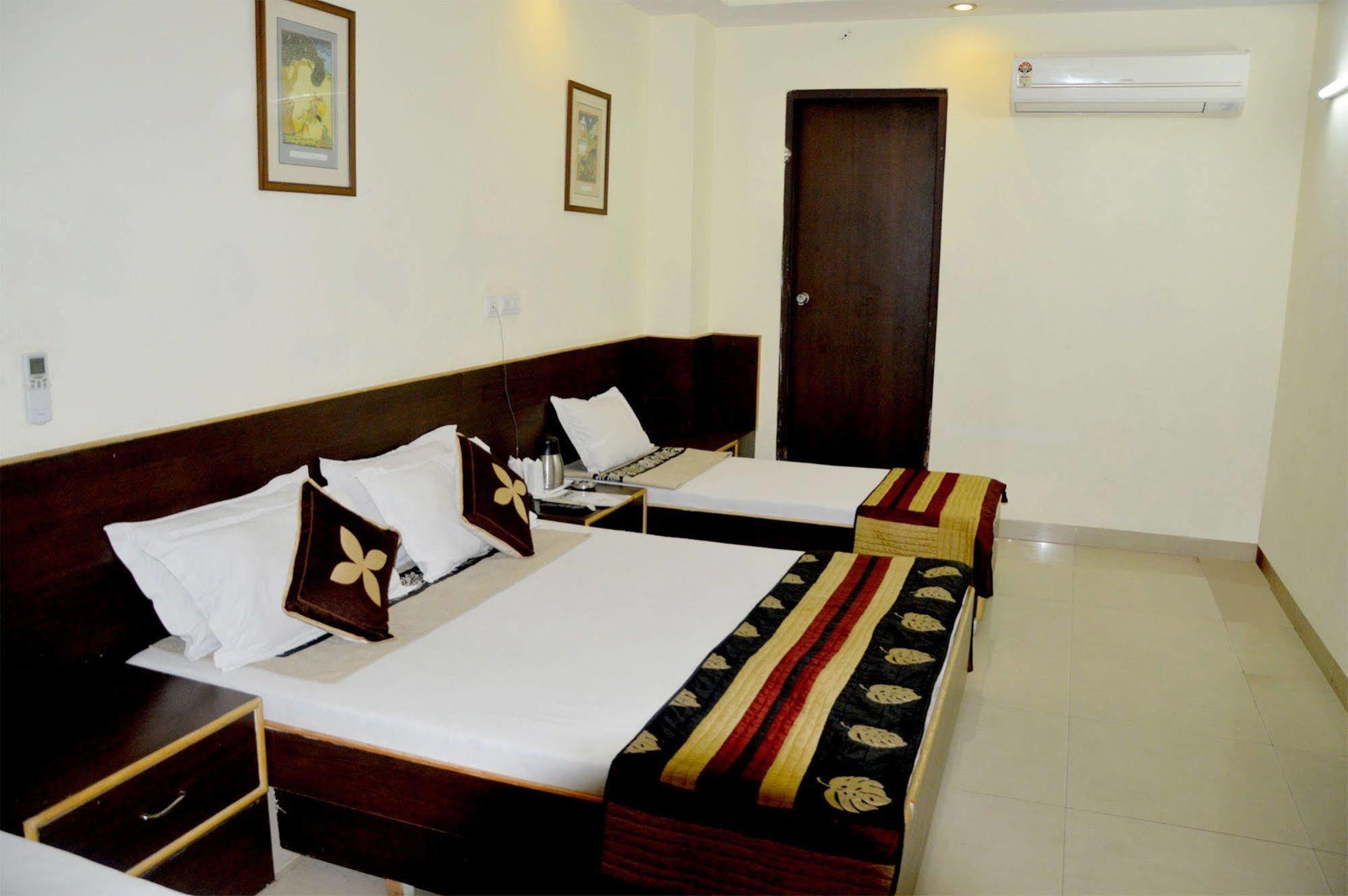 Hotel Ananta Inn Jaipur Ngoại thất bức ảnh